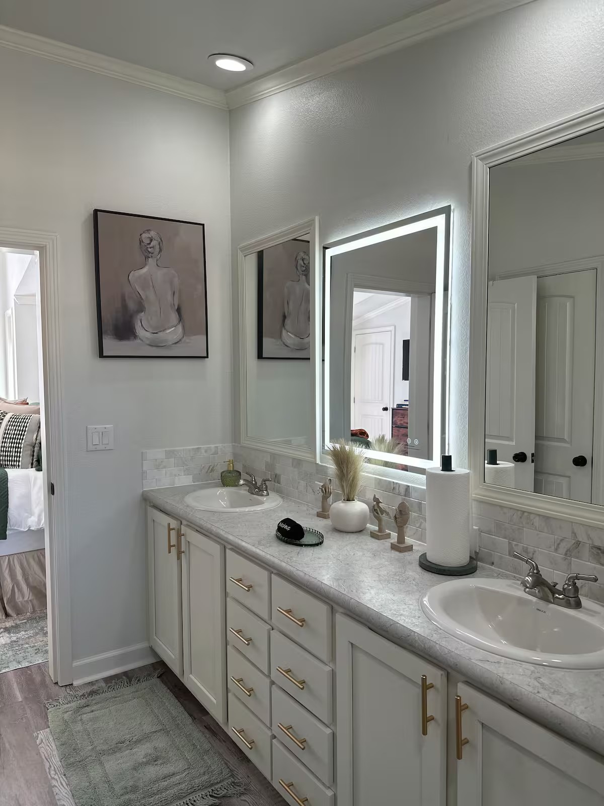 Bathroom with modern fixtures