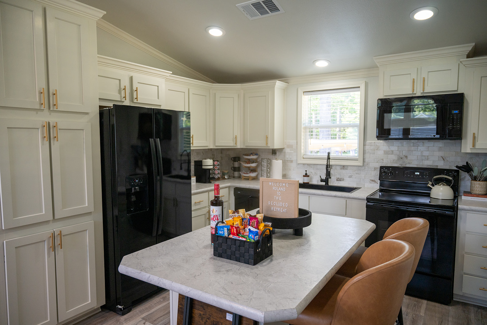Kitchen photo 2 at The Secluded Retreat